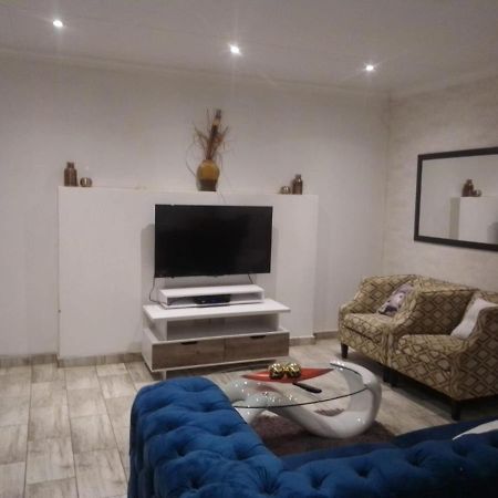 Mayberrypark Guest Lodge Alberton Esterno foto
