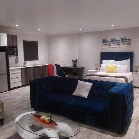 Mayberrypark Guest Lodge Alberton Esterno foto